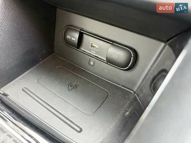 Белый Киа Niro, объемом двигателя 1.58 л и пробегом 200 тыс. км за 18600 $, фото 26 на Automoto.ua