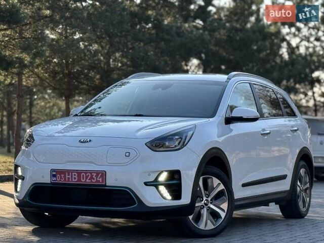 Белый Киа Niro, объемом двигателя 0 л и пробегом 72 тыс. км за 18600 $, фото 1 на Automoto.ua