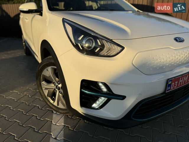 Білий Кіа Niro, об'ємом двигуна 0 л та пробігом 169 тис. км за 18200 $, фото 4 на Automoto.ua