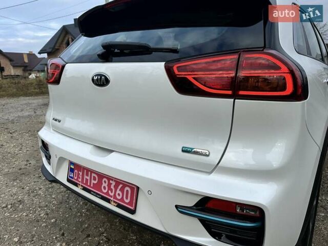 Білий Кіа Niro, об'ємом двигуна 0 л та пробігом 147 тис. км за 18800 $, фото 35 на Automoto.ua