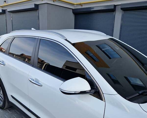 Белый Киа Niro, объемом двигателя 0 л и пробегом 94 тыс. км за 19855 $, фото 63 на Automoto.ua