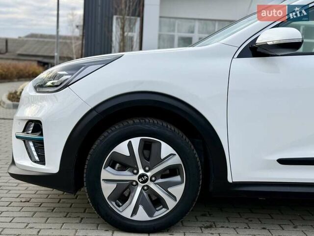 Білий Кіа Niro, об'ємом двигуна 0 л та пробігом 89 тис. км за 18950 $, фото 36 на Automoto.ua