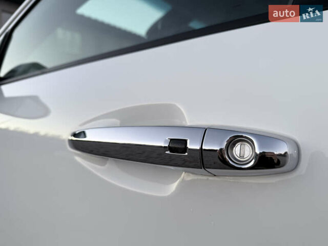 Белый Киа Niro, объемом двигателя 0 л и пробегом 130 тыс. км за 20999 $, фото 10 на Automoto.ua