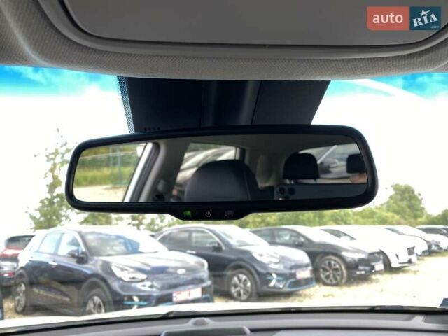 Білий Кіа Niro, об'ємом двигуна 0 л та пробігом 112 тис. км за 22900 $, фото 44 на Automoto.ua