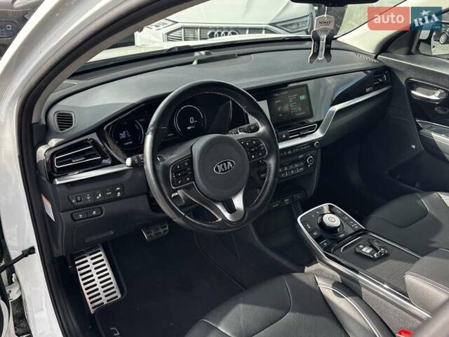 Киа Niro 2020 в Львове на Automoto.ua Белый Киа Niro, объемом двигателя 0 л и пробегом 95 тыс. км за 20450 $, фото 16 на Automoto.ua