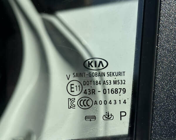 Белый Киа Niro, объемом двигателя 0 л и пробегом 103 тыс. км за 21000 $, фото 15 на Automoto.ua