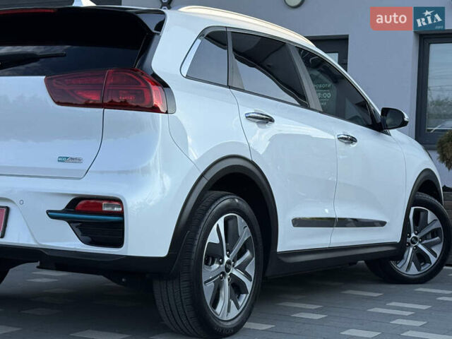 Киа Niro 2020 в Дрогобыче на Automoto.ua Белый Киа Niro, объемом двигателя 0 л и пробегом 62 тыс. км за 19500 $, фото 33 на Automoto.ua