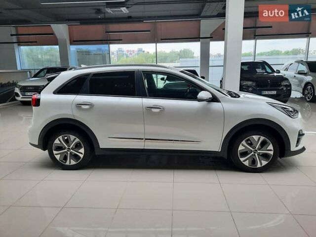 Белый Киа Niro, объемом двигателя 0 л и пробегом 112 тыс. км за 19500 $, фото 1 на Automoto.ua