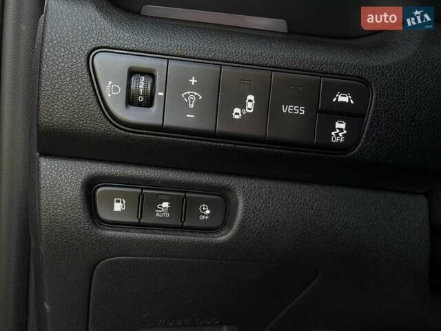 Белый Киа Niro, объемом двигателя 1.58 л и пробегом 200 тыс. км за 18600 $, фото 33 на Automoto.ua