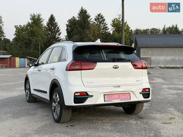 Белый Киа Niro, объемом двигателя 0 л и пробегом 152 тыс. км за 18200 $, фото 4 на Automoto.ua