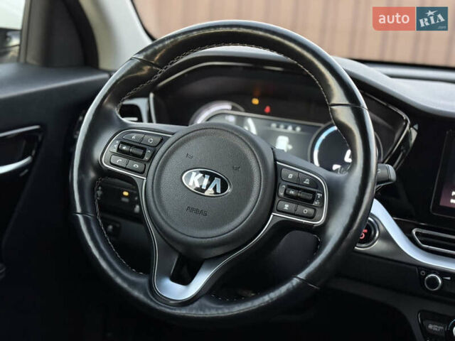 Белый Киа Niro, объемом двигателя 0 л и пробегом 114 тыс. км за 19350 $, фото 23 на Automoto.ua