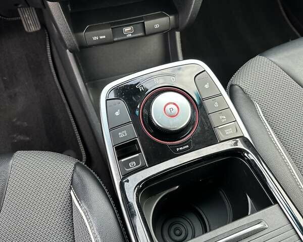 Білий Кіа Niro, об'ємом двигуна 0 л та пробігом 147 тис. км за 18800 $, фото 43 на Automoto.ua