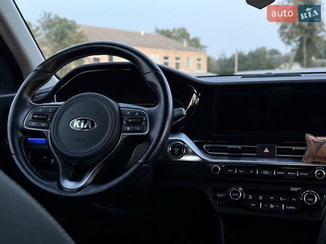 Білий Кіа Niro, об'ємом двигуна 0 л та пробігом 152 тис. км за 18500 $, фото 36 на Automoto.ua