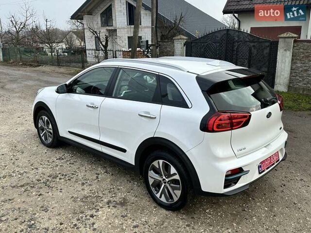 Білий Кіа Niro, об'ємом двигуна 0 л та пробігом 147 тис. км за 18800 $, фото 3 на Automoto.ua