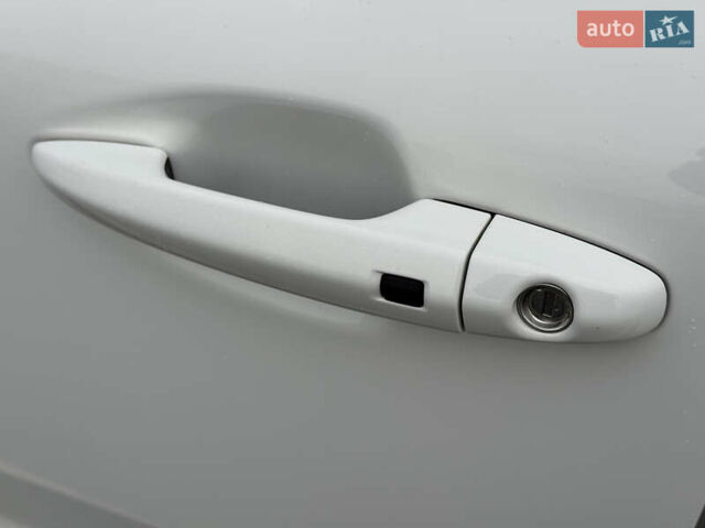 Киа Niro 2020 в Киеве на Automoto.ua Белый Киа Niro, объемом двигателя 0 л и пробегом 171 тыс. км за 18300 $, фото 14 на Automoto.ua