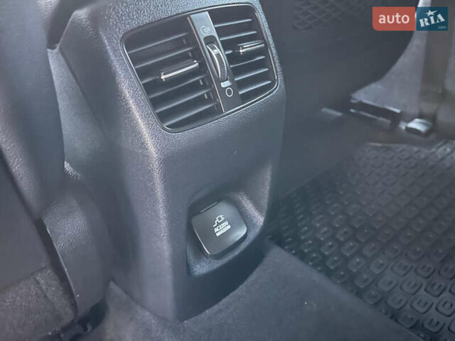 Киа Niro 2020 в Луцке на Automoto.ua Белый Киа Niro, объемом двигателя 0 л и пробегом 148 тыс. км за 19900 $, фото 10 на Automoto.ua