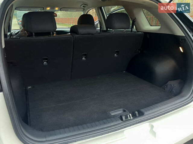 Білий Кіа Niro, об'ємом двигуна 1.6 л та пробігом 215 тис. км за 16800 $, фото 27 на Automoto.ua