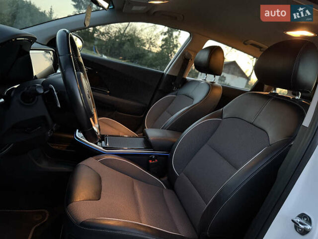 Киа Niro 2020 в Новой Ушице на Automoto.ua Белый Киа Niro, объемом двигателя 0 л и пробегом 152 тыс. км за 18500 $, фото 29 на Automoto.ua