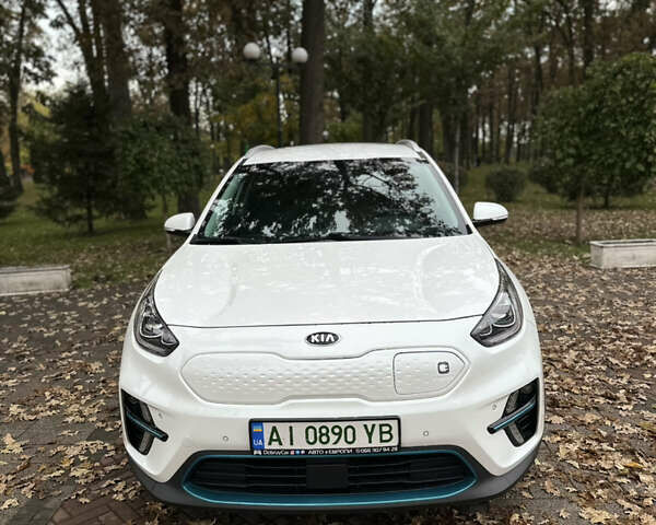 Киа Niro 2020 в Ирпене на Automoto.ua Белый Киа Niro, объемом двигателя 0 л и пробегом 79 тыс. км за 21000 $, фото 52 на Automoto.ua
