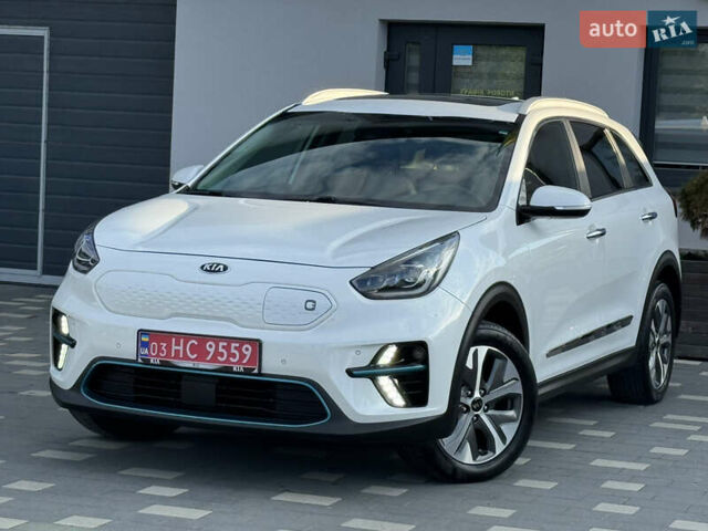Киа Niro 2020 в Дрогобыче на Automoto.ua Белый Киа Niro, объемом двигателя 0 л и пробегом 62 тыс. км за 19500 $, фото 1 на Automoto.ua