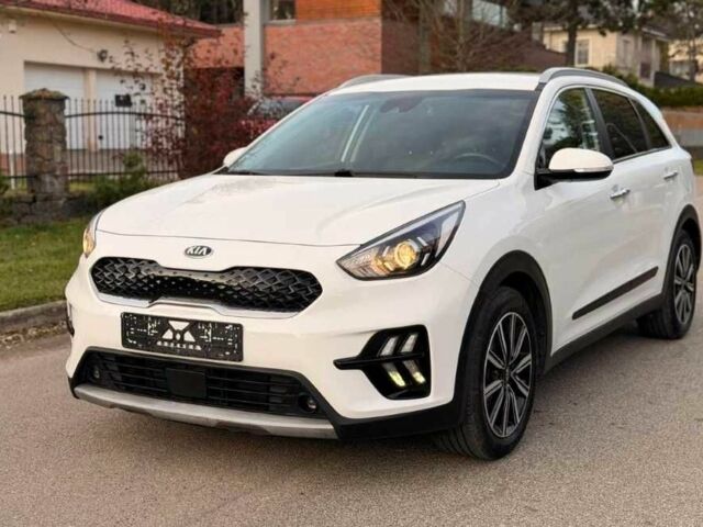 Белый Киа Niro, объемом двигателя 1.6 л и пробегом 148 тыс. км за 10000 $, фото 5 на Automoto.ua