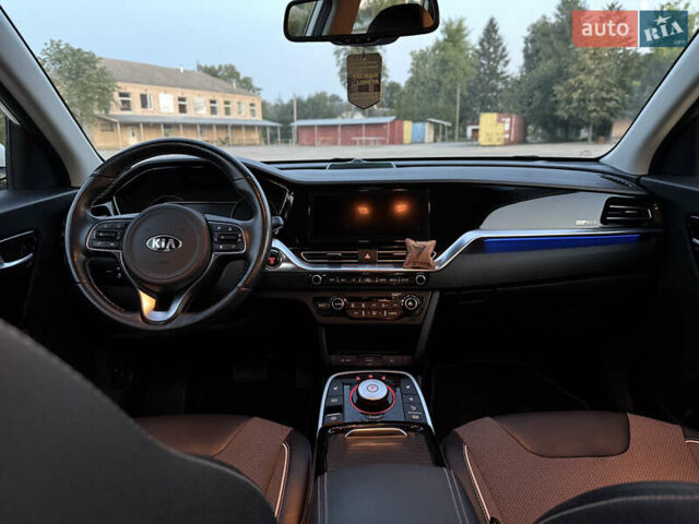 Білий Кіа Niro, об'ємом двигуна 0 л та пробігом 152 тис. км за 18500 $, фото 35 на Automoto.ua