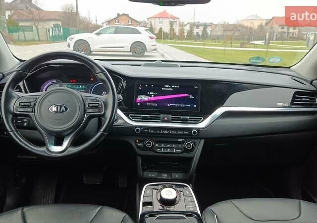 Білий Кіа Niro, об'ємом двигуна 0 л та пробігом 127 тис. км за 19999 $, фото 28 на Automoto.ua