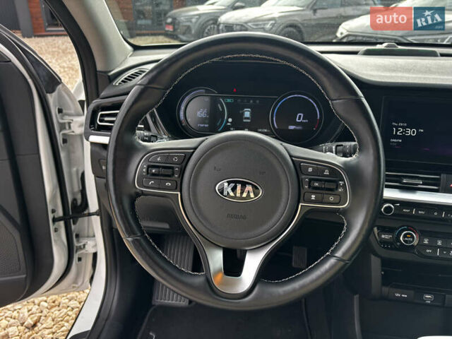 Белый Киа Niro, объемом двигателя 0 л и пробегом 141 тыс. км за 19100 $, фото 26 на Automoto.ua