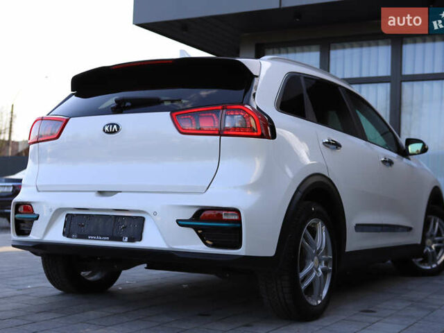 Белый Киа Niro, объемом двигателя 0 л и пробегом 80 тыс. км за 18800 $, фото 16 на Automoto.ua