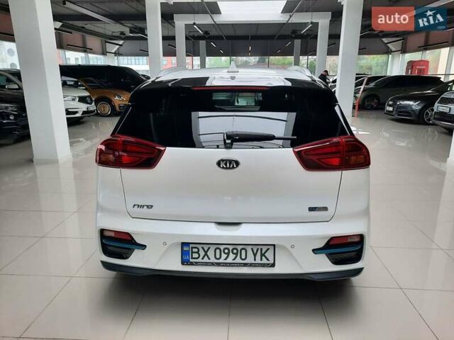 Белый Киа Niro, объемом двигателя 0 л и пробегом 112 тыс. км за 19500 $, фото 3 на Automoto.ua