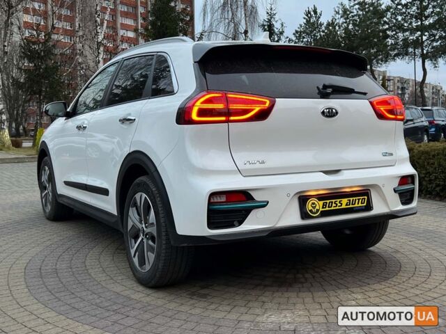 Білий Кіа Niro, об'ємом двигуна 64 л та пробігом 81 тис. км за 19999 $, фото 4 на Automoto.ua