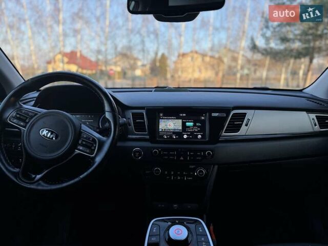 Белый Киа Niro, объемом двигателя 0 л и пробегом 72 тыс. км за 18600 $, фото 61 на Automoto.ua