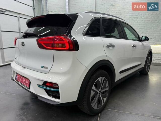 Белый Киа Niro, объемом двигателя 0 л и пробегом 91 тыс. км за 19985 $, фото 5 на Automoto.ua