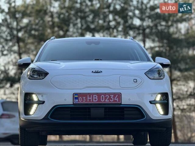 Белый Киа Niro, объемом двигателя 0 л и пробегом 72 тыс. км за 18600 $, фото 6 на Automoto.ua