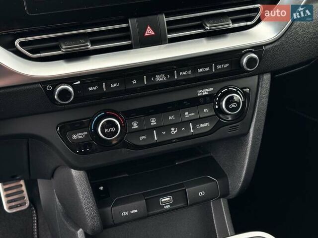 Киа Niro 2020 в Львове на Automoto.ua Белый Киа Niro, объемом двигателя 0 л и пробегом 95 тыс. км за 20450 $, фото 21 на Automoto.ua