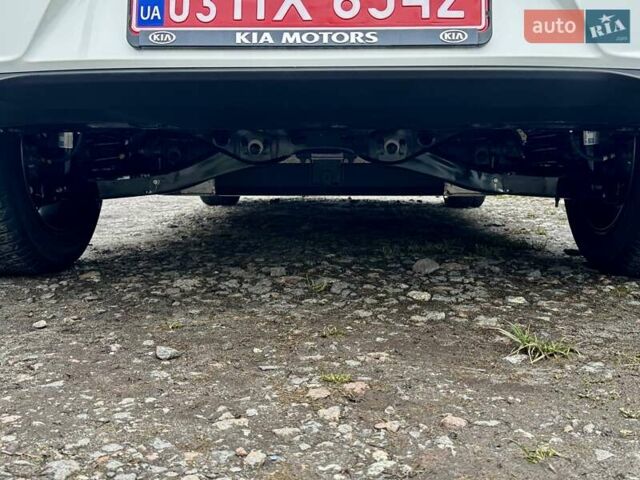 Белый Киа Niro, объемом двигателя 0 л и пробегом 160 тыс. км за 18850 $, фото 12 на Automoto.ua