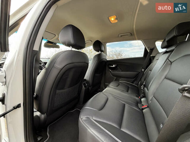 Белый Киа Niro, объемом двигателя 0 л и пробегом 141 тыс. км за 19100 $, фото 33 на Automoto.ua