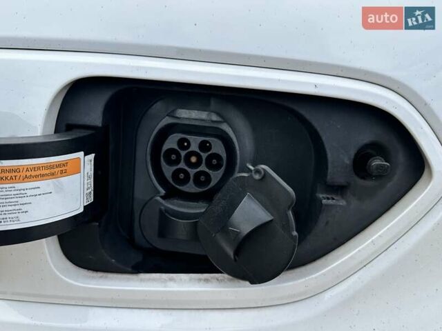 Білий Кіа Niro, об'ємом двигуна 0 л та пробігом 147 тис. км за 18800 $, фото 70 на Automoto.ua