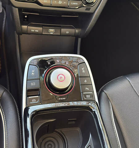 Белый Киа Niro, объемом двигателя 0 л и пробегом 126 тыс. км за 18400 $, фото 11 на Automoto.ua