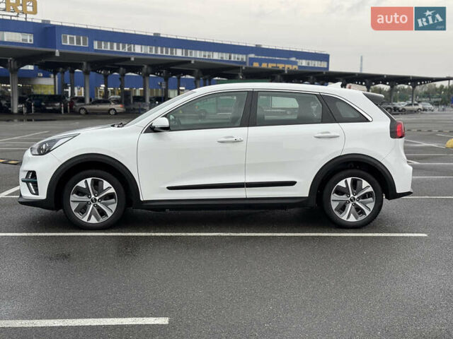 Киа Niro 2020 в Киеве на Automoto.ua Белый Киа Niro, объемом двигателя 0 л и пробегом 171 тыс. км за 18300 $, фото 5 на Automoto.ua