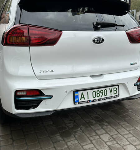 Киа Niro 2020 в Ирпене на Automoto.ua Белый Киа Niro, объемом двигателя 0 л и пробегом 79 тыс. км за 21000 $, фото 5 на Automoto.ua