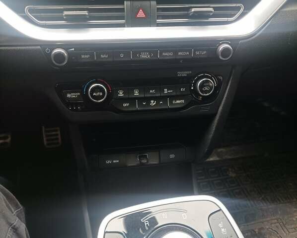 Белый Киа Niro, объемом двигателя 0 л и пробегом 200 тыс. км за 19000 $, фото 18 на Automoto.ua