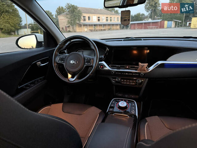 Білий Кіа Niro, об'ємом двигуна 0 л та пробігом 152 тис. км за 18500 $, фото 34 на Automoto.ua