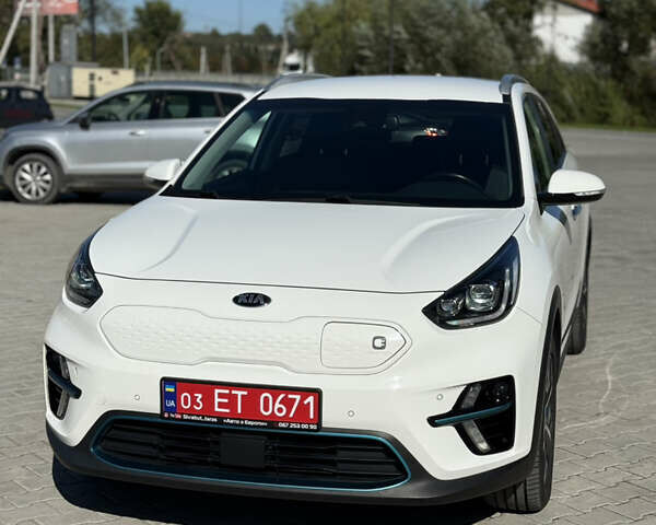Белый Киа Niro, объемом двигателя 0 л и пробегом 115 тыс. км за 19600 $, фото 2 на Automoto.ua
