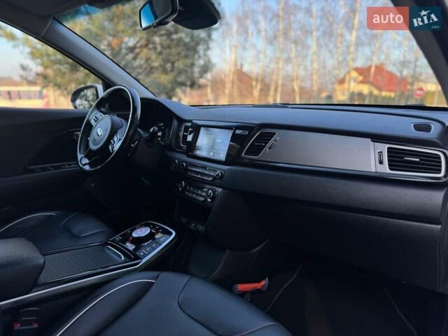 Белый Киа Niro, объемом двигателя 0 л и пробегом 72 тыс. км за 18600 $, фото 51 на Automoto.ua