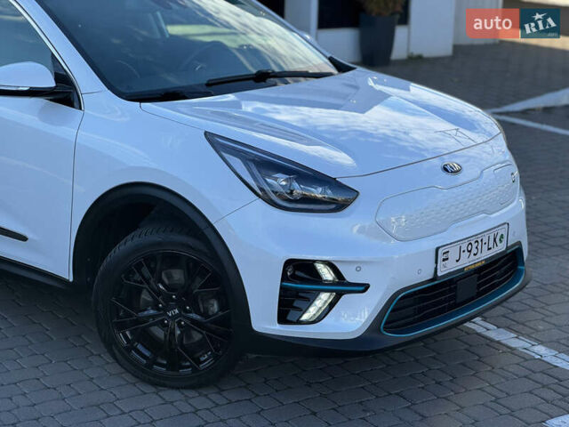 Киа Niro 2020 в Киеве на Automoto.ua Белый Киа Niro, объемом двигателя 0 л и пробегом 151 тыс. км за 19600 $, фото 4 на Automoto.ua