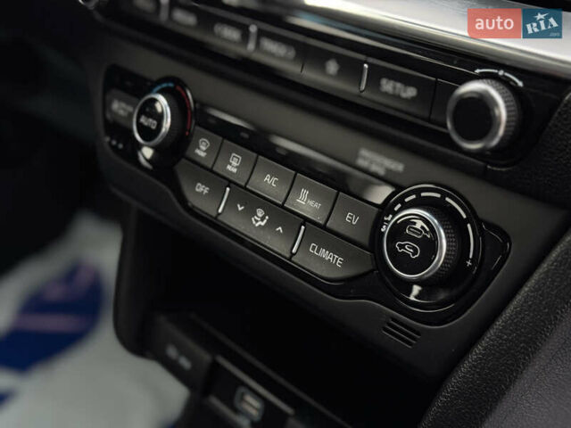 Киа Niro 2020 в Киеве на Automoto.ua Белый Киа Niro, объемом двигателя 0 л и пробегом 171 тыс. км за 18300 $, фото 34 на Automoto.ua