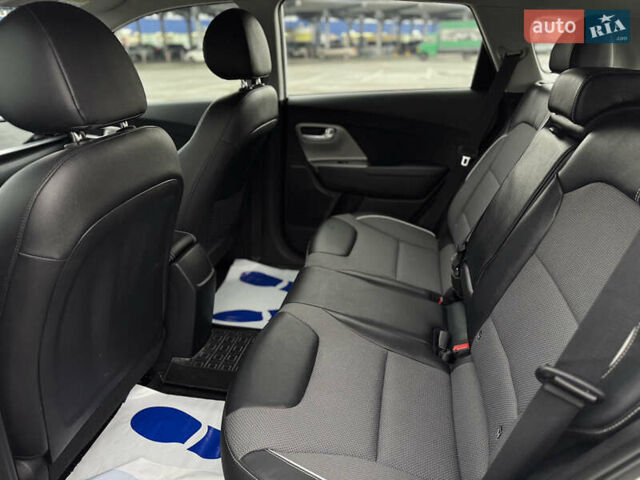 Киа Niro 2020 в Киеве на Automoto.ua Белый Киа Niro, объемом двигателя 0 л и пробегом 171 тыс. км за 18300 $, фото 24 на Automoto.ua