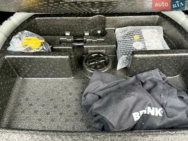 Білий Кіа Niro, об'ємом двигуна 0 л та пробігом 89 тис. км за 18950 $, фото 109 на Automoto.ua