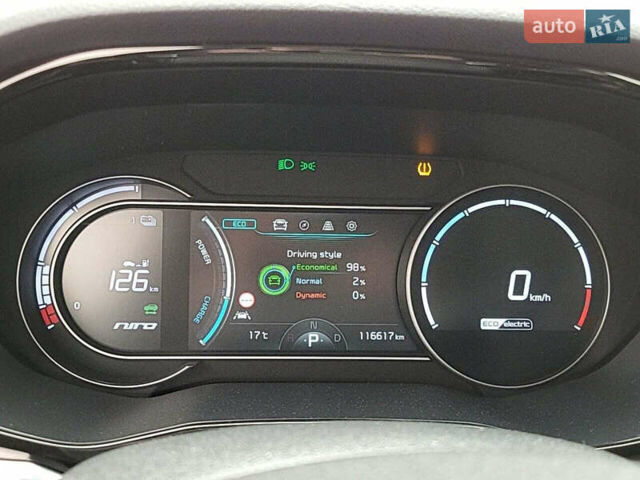 Білий Кіа Niro, об'ємом двигуна 0 л та пробігом 116 тис. км за 20246 $, фото 4 на Automoto.ua